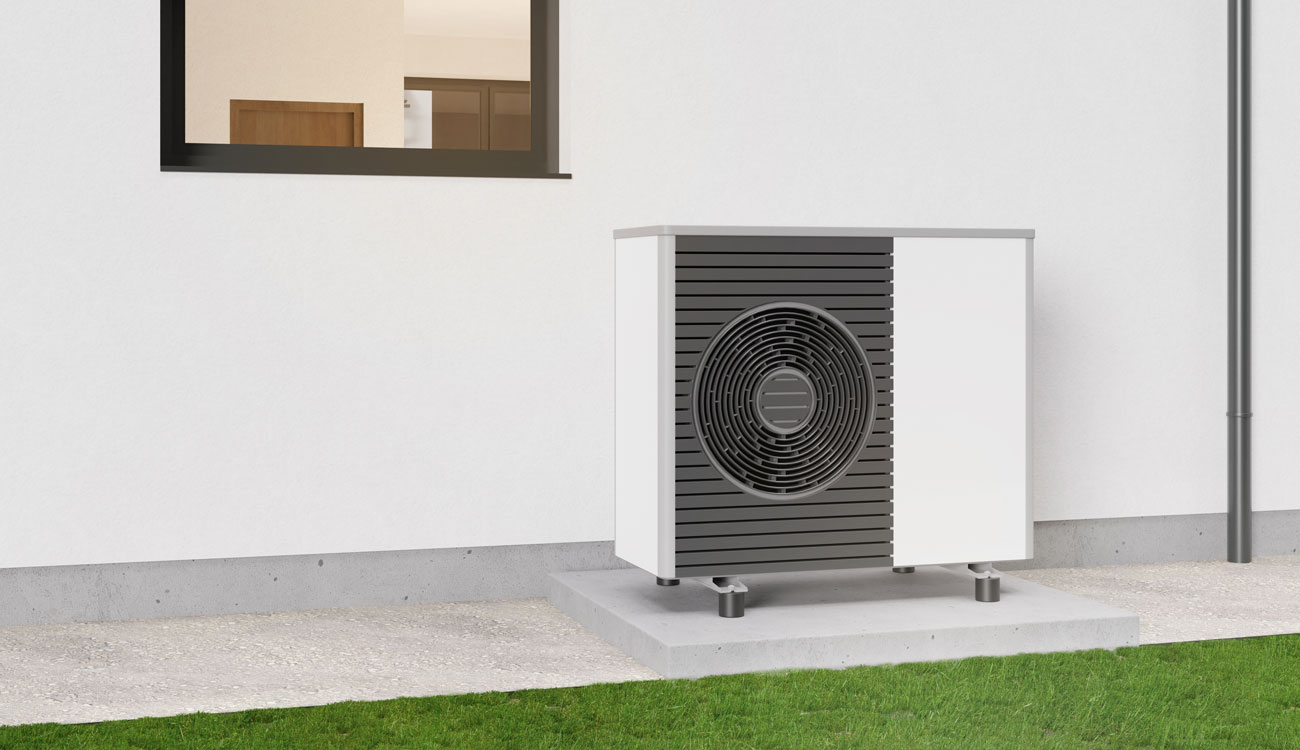 How many homes have a heat pump in the UK?