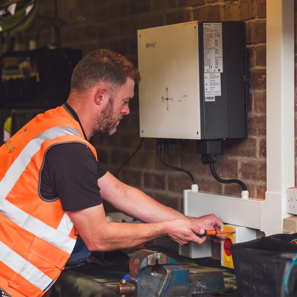 We are recruiting electricians